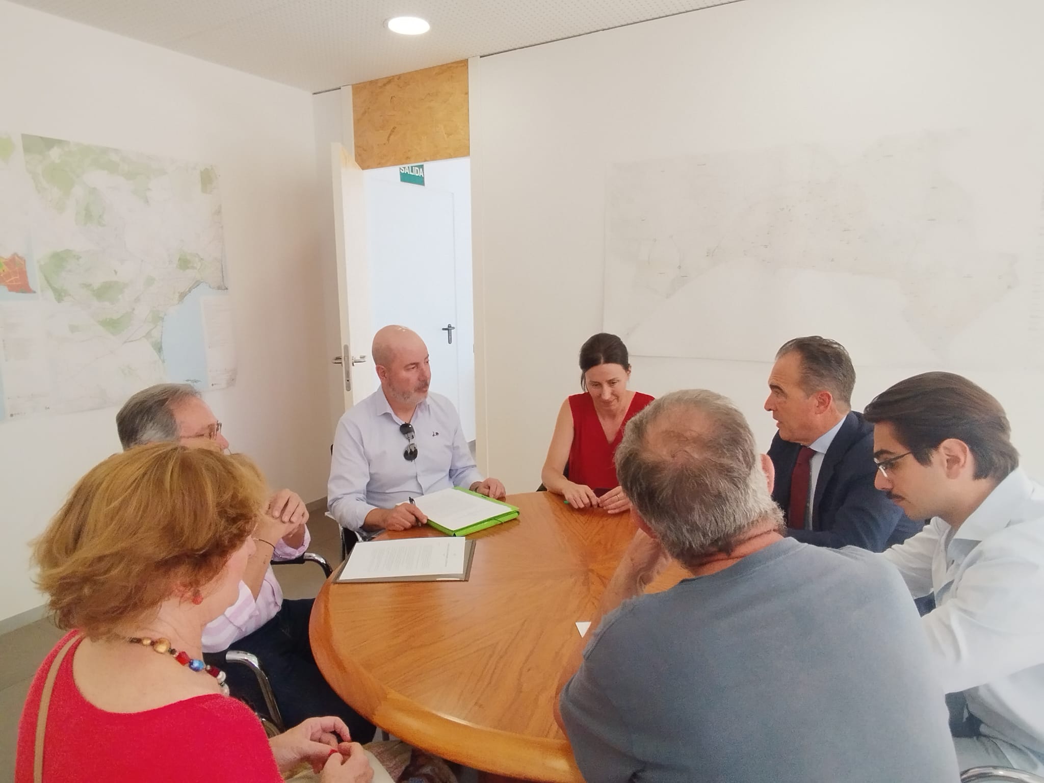 Reunión de representantes vecinales de Parque del Mar con responsables municipales de Urbanismo